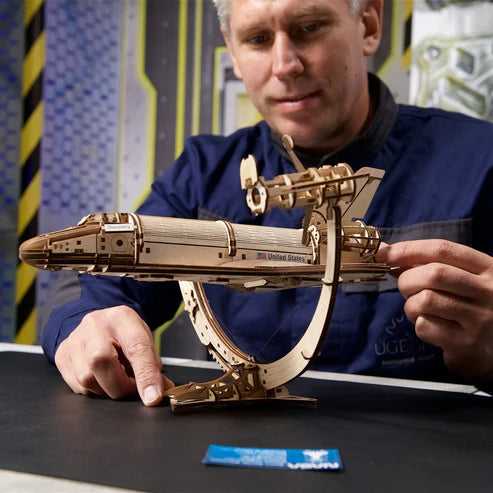UGEARS Transbordador Espacial Discovery de la NASA - Puzzle 3D de Tensegridad