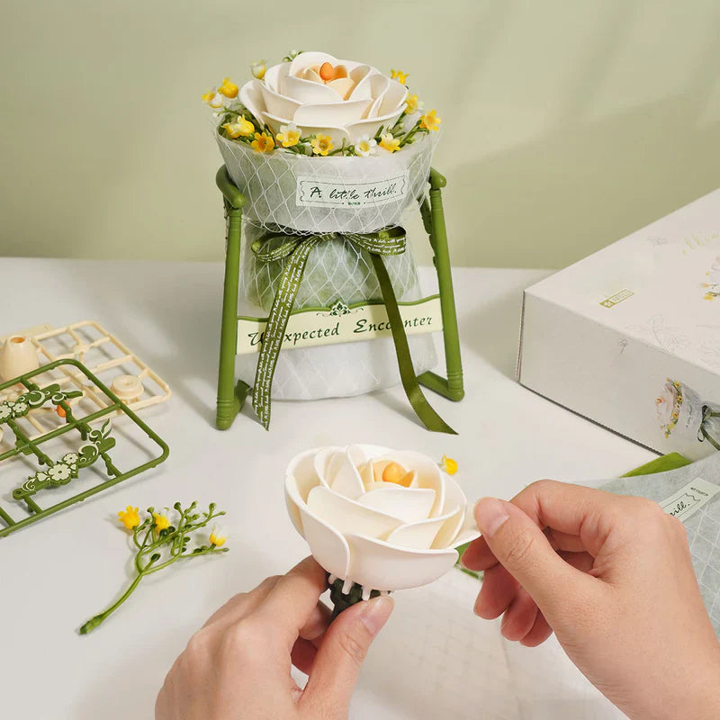 Flor de Camelia Blanca de Madera - Puzzle 3D para Armar (ROKR)
