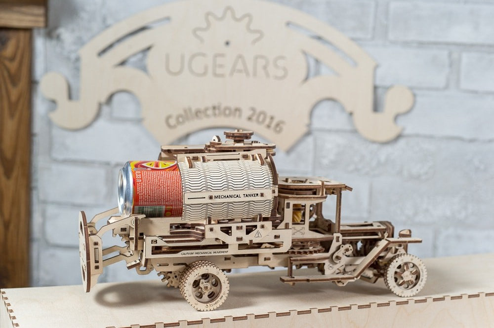 Ugears Camión Cisterna Mecánico | Maqueta 3D de Madera