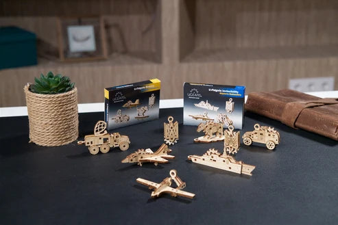 Ugears U-Fidgets Invencibles | Set de 4 Mini Modelos de Madera