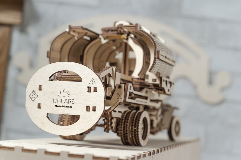Ugears Camión Cisterna Mecánico | Maqueta 3D de Madera