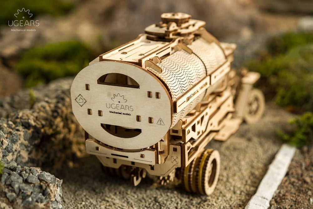 Ugears Camión Cisterna Mecánico | Maqueta 3D de Madera