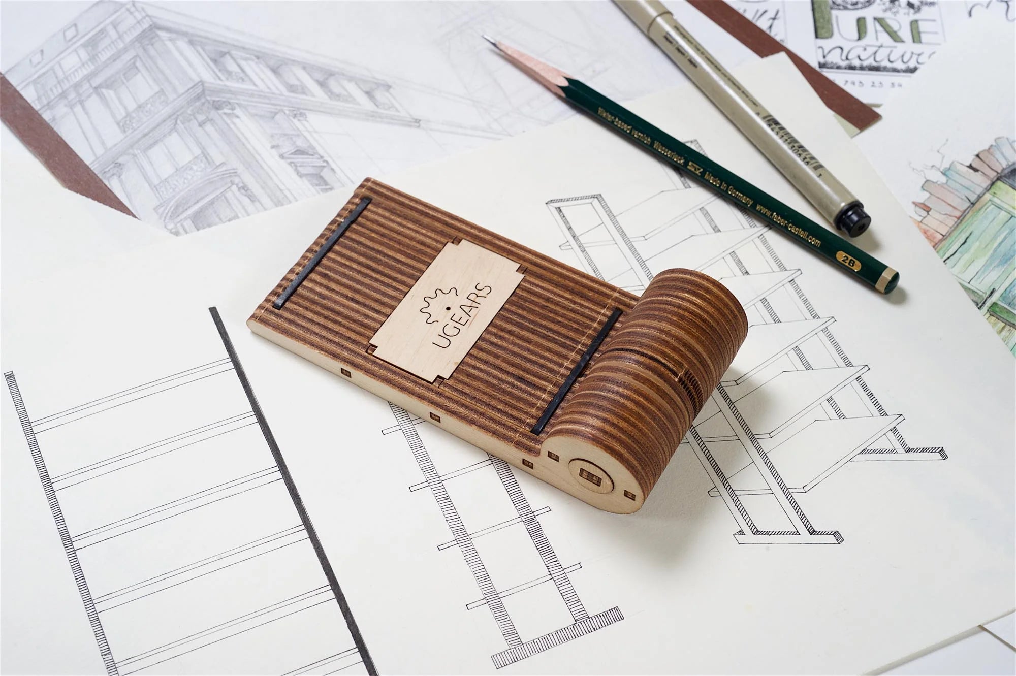 Ugears Porta Celular Plegable | Soporte 3D de Madera