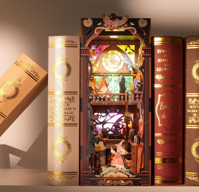 Book Nook Poder Mágico Místico - Diorama de Ritual con Luz LED (Questtoy)