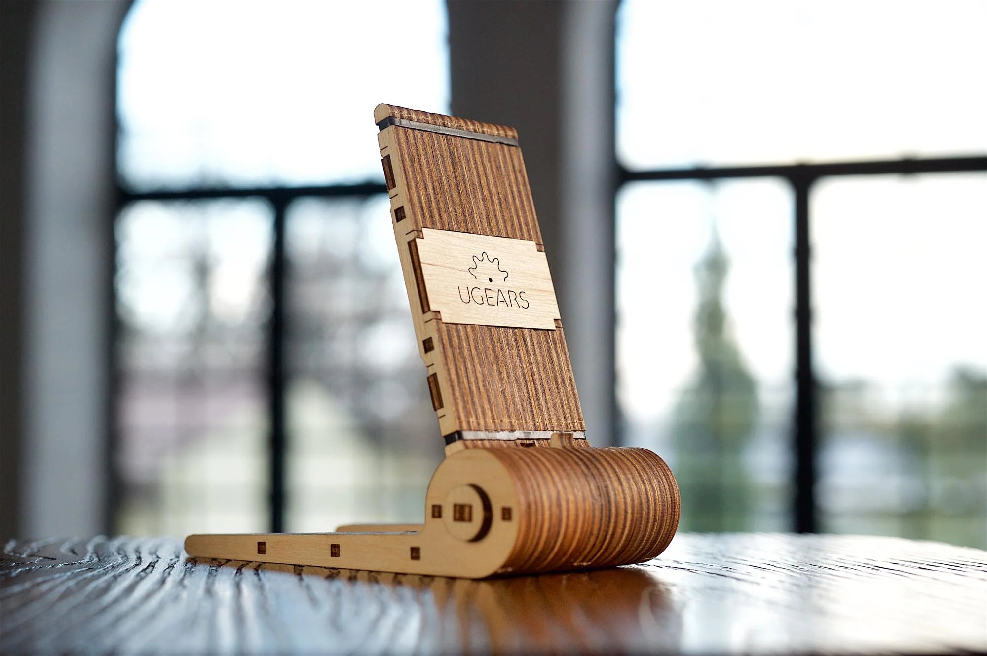 Ugears Porta Celular Plegable | Soporte 3D de Madera