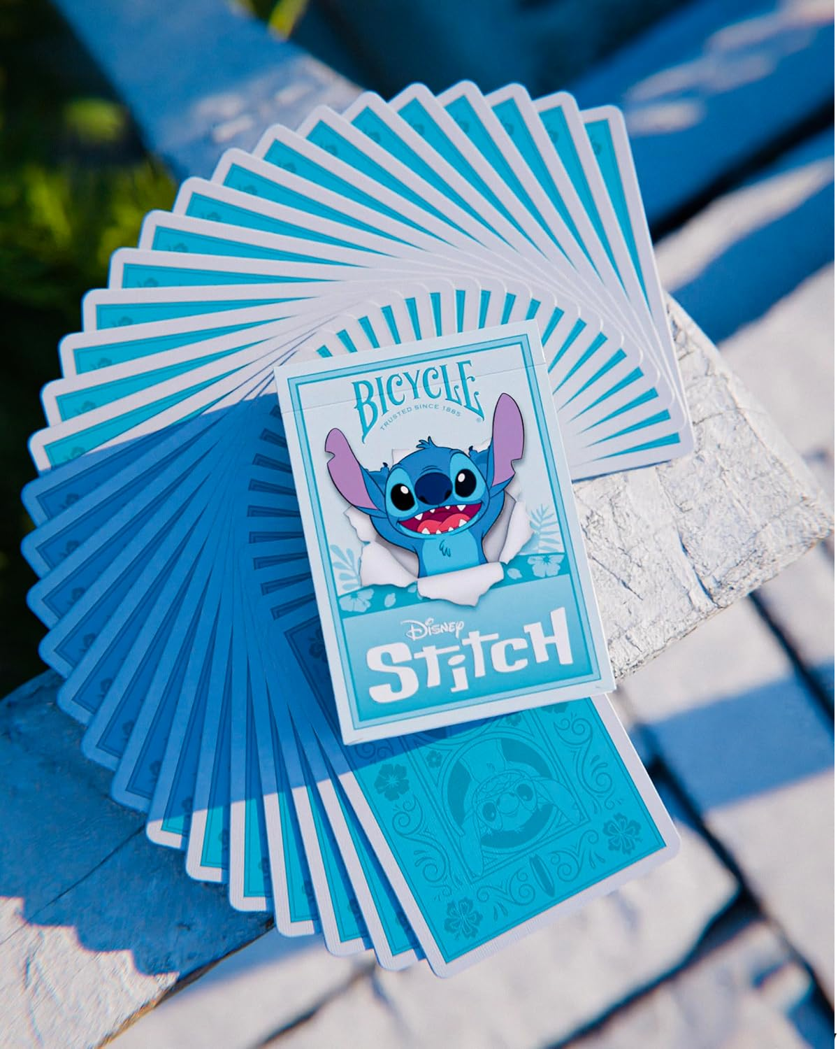 BICYCLE® Disney Stitch - Naipes Premium de Colección