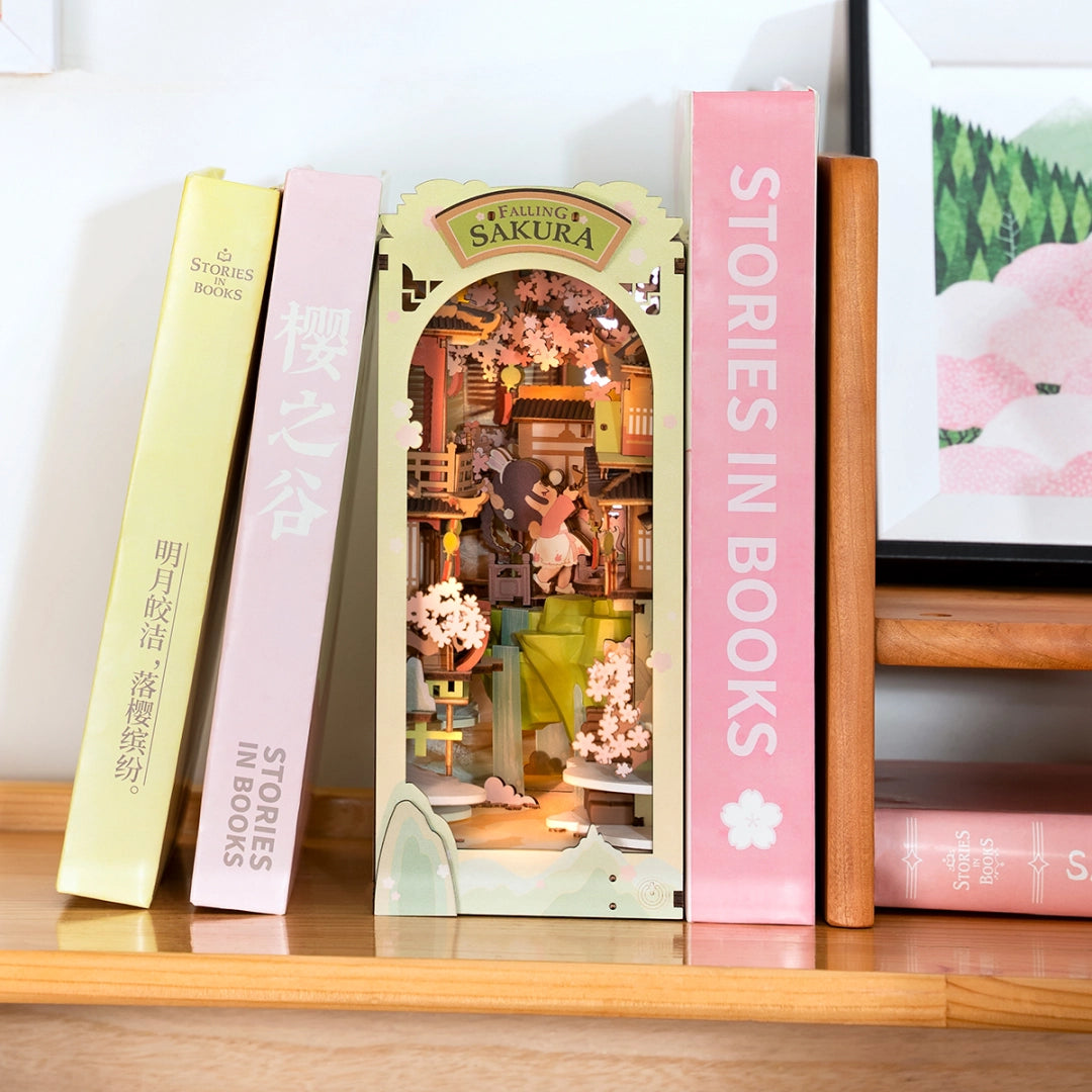 Separador de libros - Falling Sakura - Booknook (TGB05)