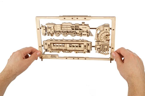 Ugears Tren Expreso 2.5D | Puzzle de Madera con Partes Móviles