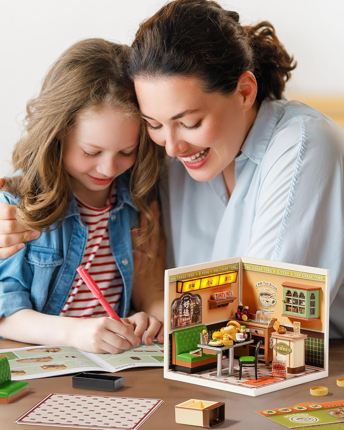 ROLIFE Super Creator: Hong Kong Bites Café (DW021) - Maqueta Modular DIY con Luces LED