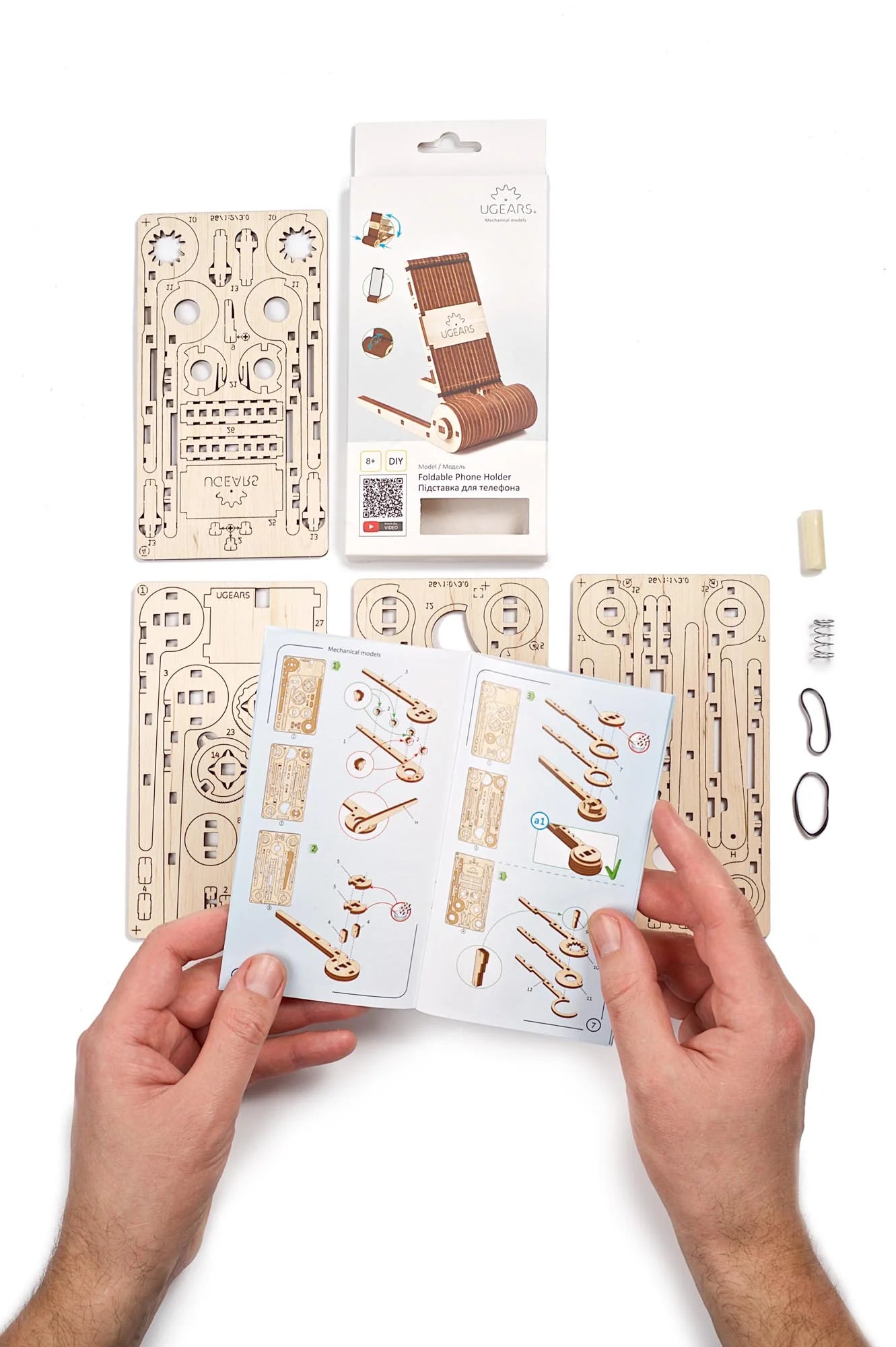 Ugears Porta Celular Plegable | Soporte 3D de Madera