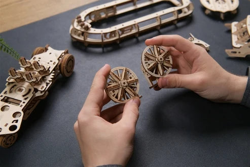 Ugears Hovercraft de Rescate | Maqueta Mecánica 3D de Madera