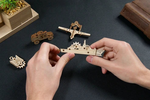 Ugears U-Fidgets Invencibles | Set de 4 Mini Modelos de Madera