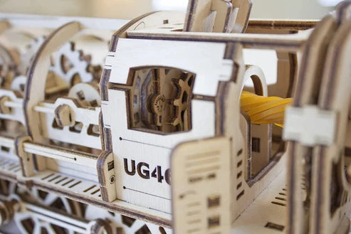 Ugears Locomotora a Vapor con Ténder | Maqueta Mecánica 3D de Madera