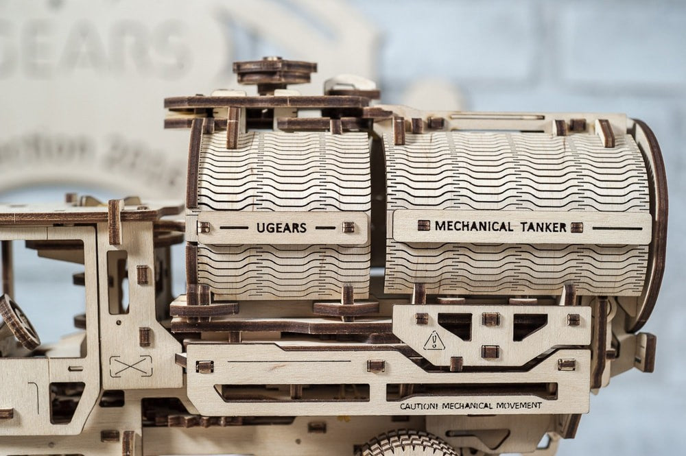 Ugears Camión Cisterna Mecánico | Maqueta 3D de Madera