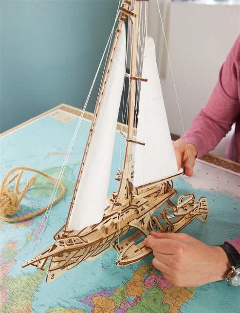 Ugears Trimarán Merihobus | Velero Mecánico 3D de Madera