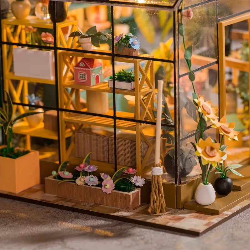 Casa Miniatura DIY “Invernadero de Cristal” – Jardín Interior con Luces LED PC2306