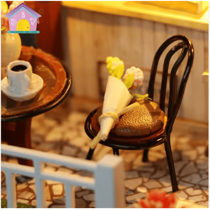 Casita Miniatura "Coffee Time"– Kit DIY con Luces LED y Diseño de Cafetería Vintage C006