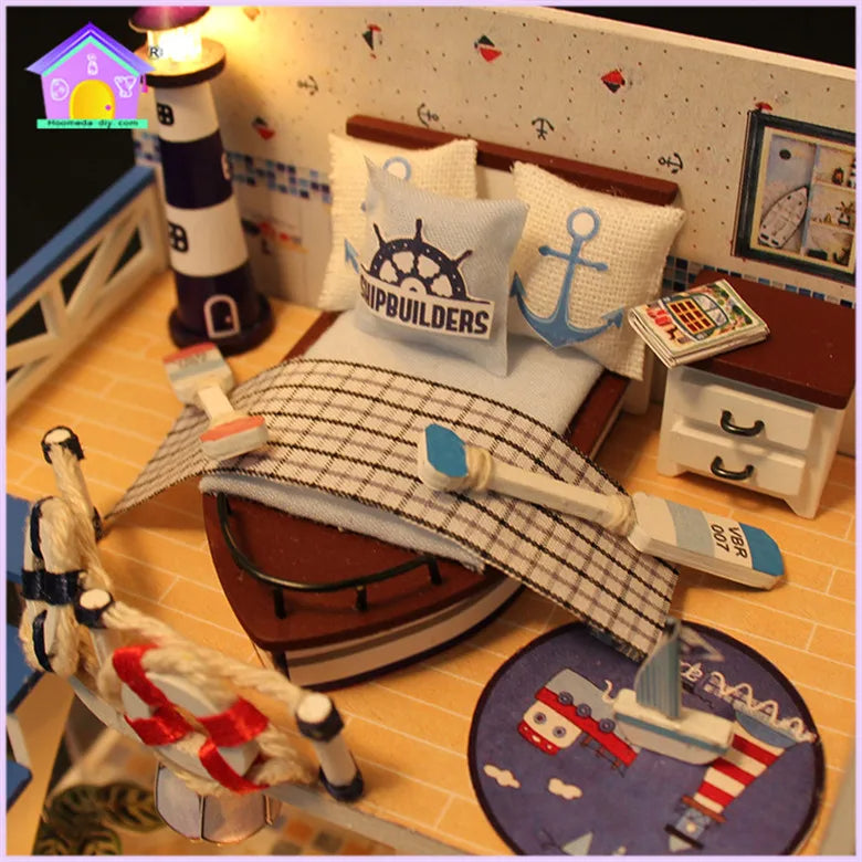 Casa Miniatura DIY “Blue Coast” – Cabaña Costera de Madera con Luces LED M032