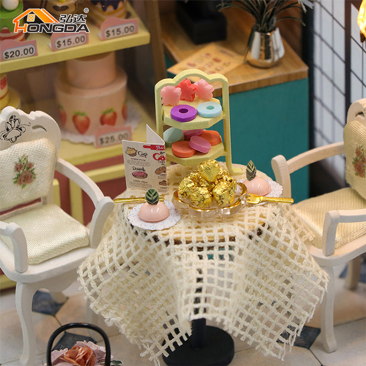 Casa Miniatura DIY "Sweet Cake" con Luces LED – Kit de Madera S2201