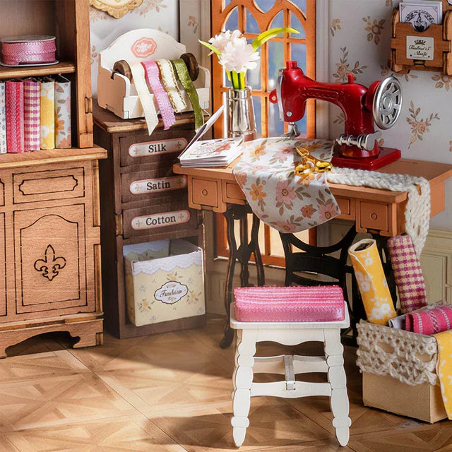 Miniatura Taller de Costura Vintage - Elsa's Tailoring DIY (Rolife DG178)