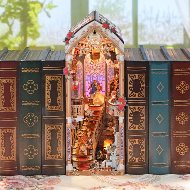 Book Nook La Bella y la Bestia - Diorama Mágico Gótico con Luz LED (Tonecheer TQ137)