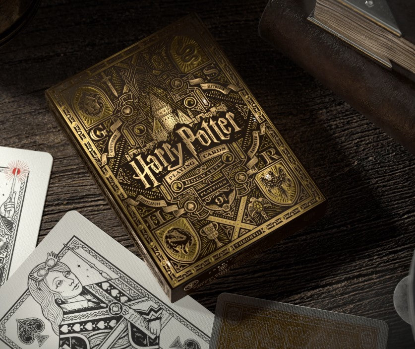 THEORY 11® HARRY POTTER HUFFLEPUFF (DORADO)